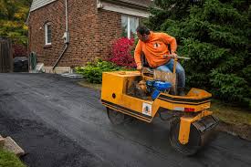 Best Asphalt Driveway Installation  in Radford, VA